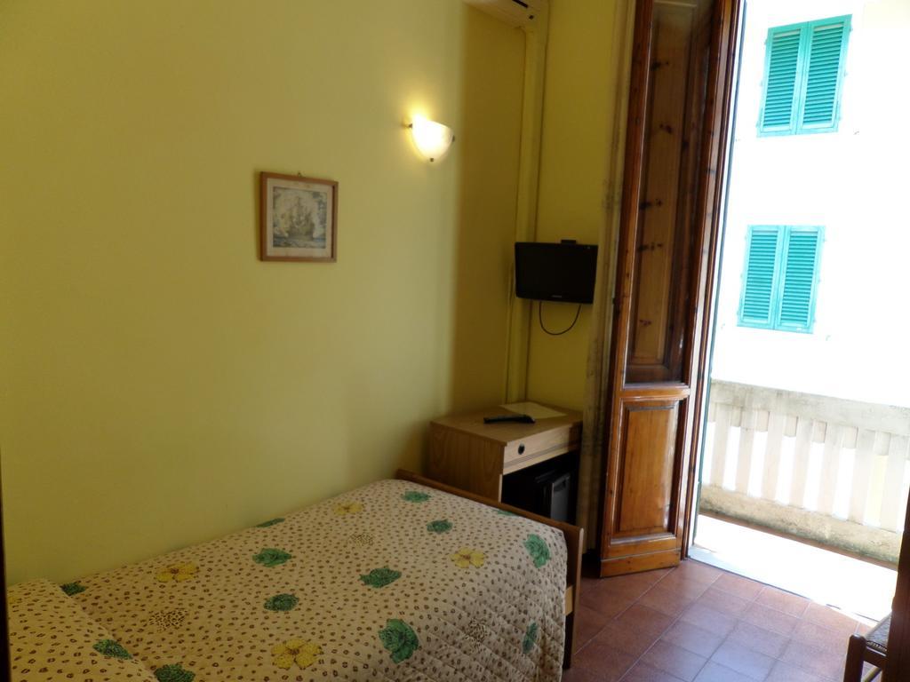 Hotel Delizia Genovese Montecatini Terme Room photo